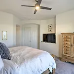 Scottsdale Abode With Pool Access, Walkable Location