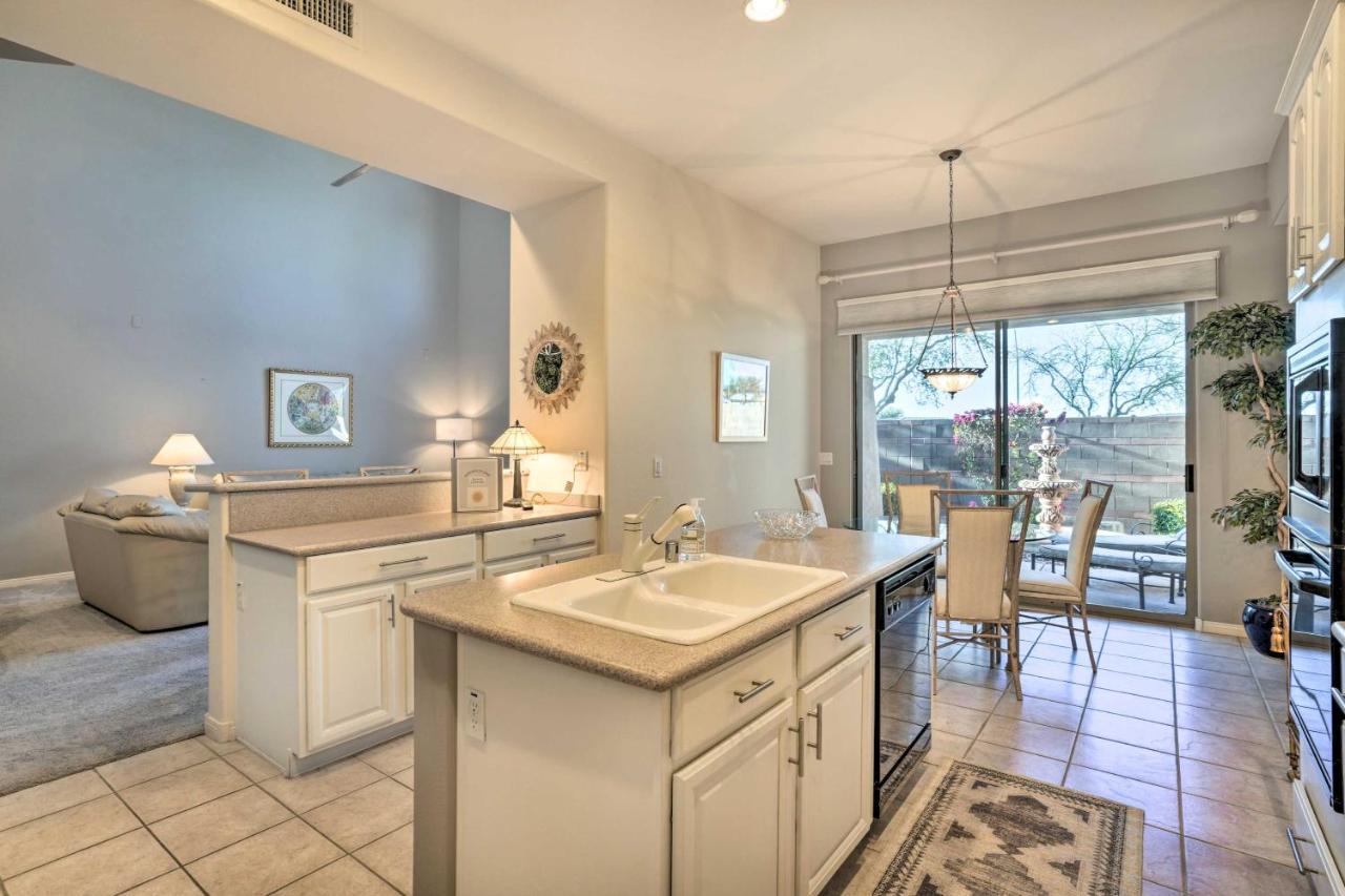 Casa de férias Abode With Pool Access, Walkable Location